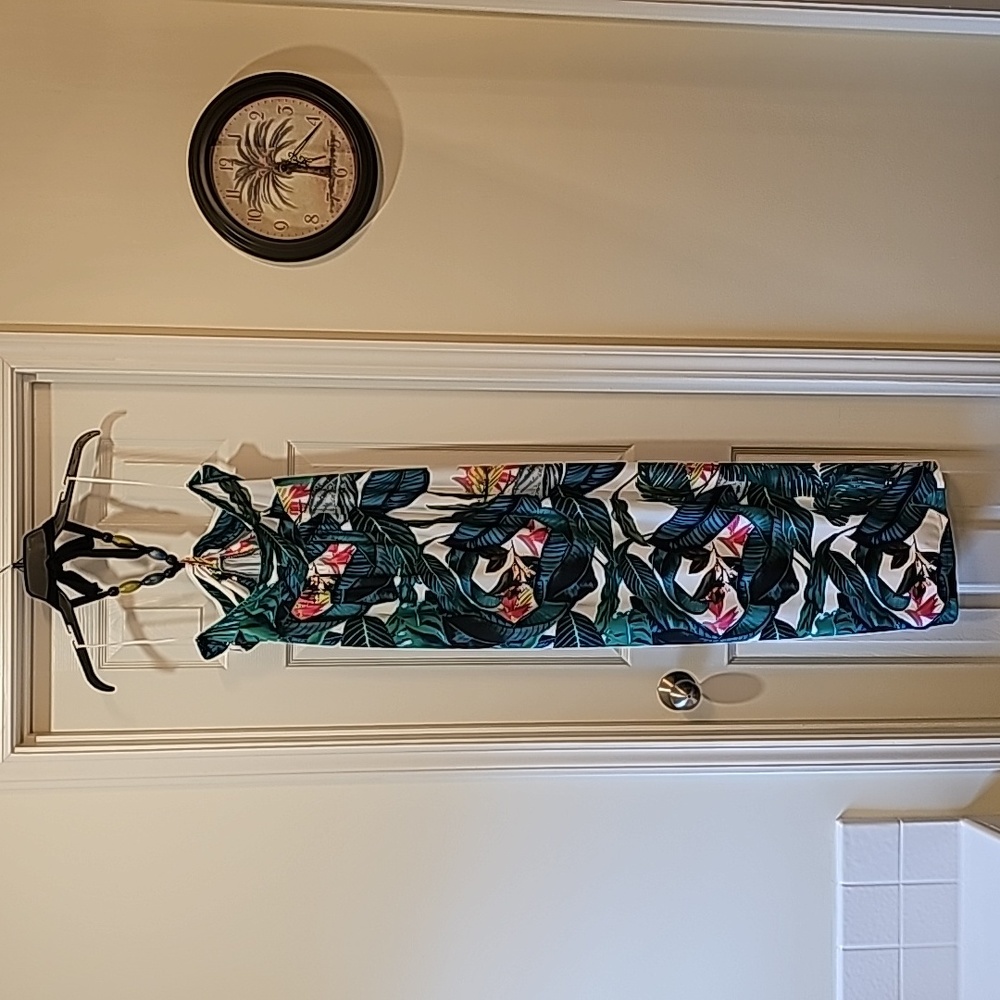 Venus Tropical Maxi Dress Size Medium - Picture 3 of 10